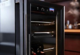 雪花红酒柜品质评测：揭秘高品质生活必备神器