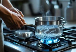 燃气灶烧水时间与阀门开启时机指南