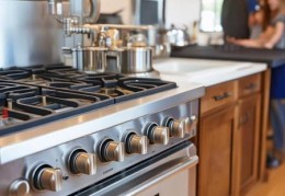 博世燃气灶全天候预约热线分析↑燃气灶管道安装技巧，安全使用指南