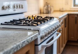 燃气灶安装：安全距离解析及墙面距离建议