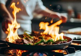 双灶燃气灶：哪一侧炒菜更佳？