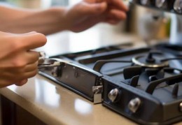 淮南燃气灶电池更换教程：轻松学会更换方法
