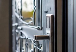 入户防盗门尺寸对开：如何选择合适尺寸？