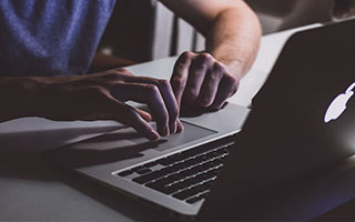 苹果CEO特努斯微博首秀：揭秘科技巨头新动向